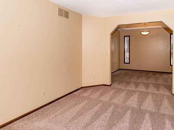 4th image of 1701 Liberty Ct