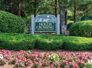 3 Bartemus Trl APT 202, Nashua, NH 03063