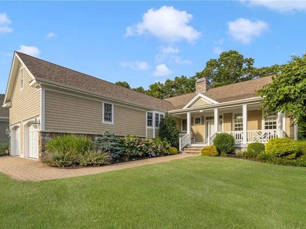 37 Newbury Dr, Westerly, RI 02891