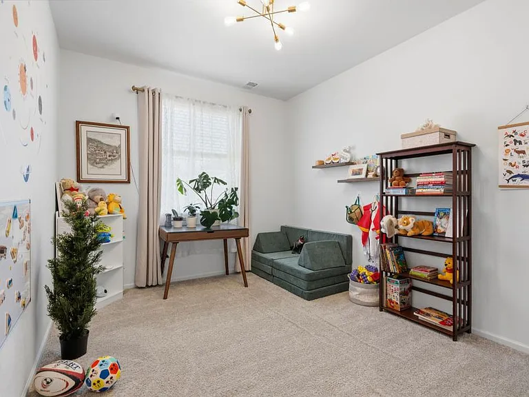 5576 Bexley Dr — Photo 11