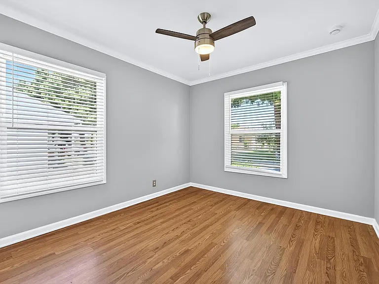 4913 Premiere Ave — Photo 37