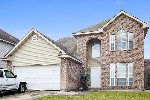 1st image of 3304 Village Green Ct