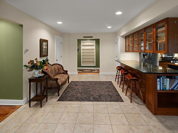 4th image of 77 River Street