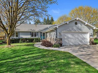 N103W16014 Founders Ln, Germantown, WI 53022