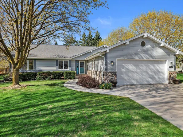 N103W16014 Founders LANE, Germantown, WI 53022