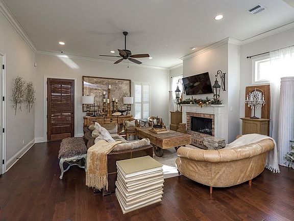 2nd image of 3026 Maple Grove Ave #304