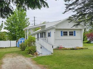 32 Robin Ln, Windham, ME 04062