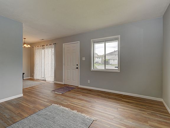 5th image of 2347 Carnation Dr #A