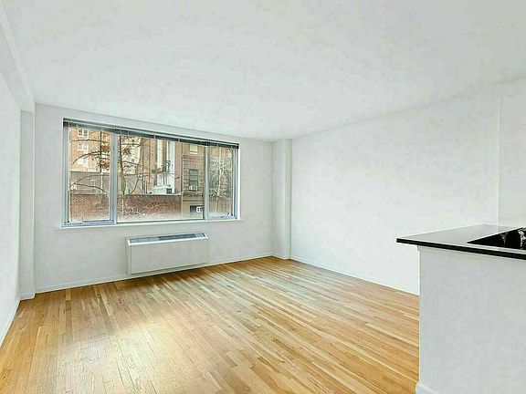 4th image of 160 W 22nd St APT 803