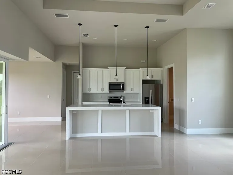 2447 SW Embers Ter — Photo 10