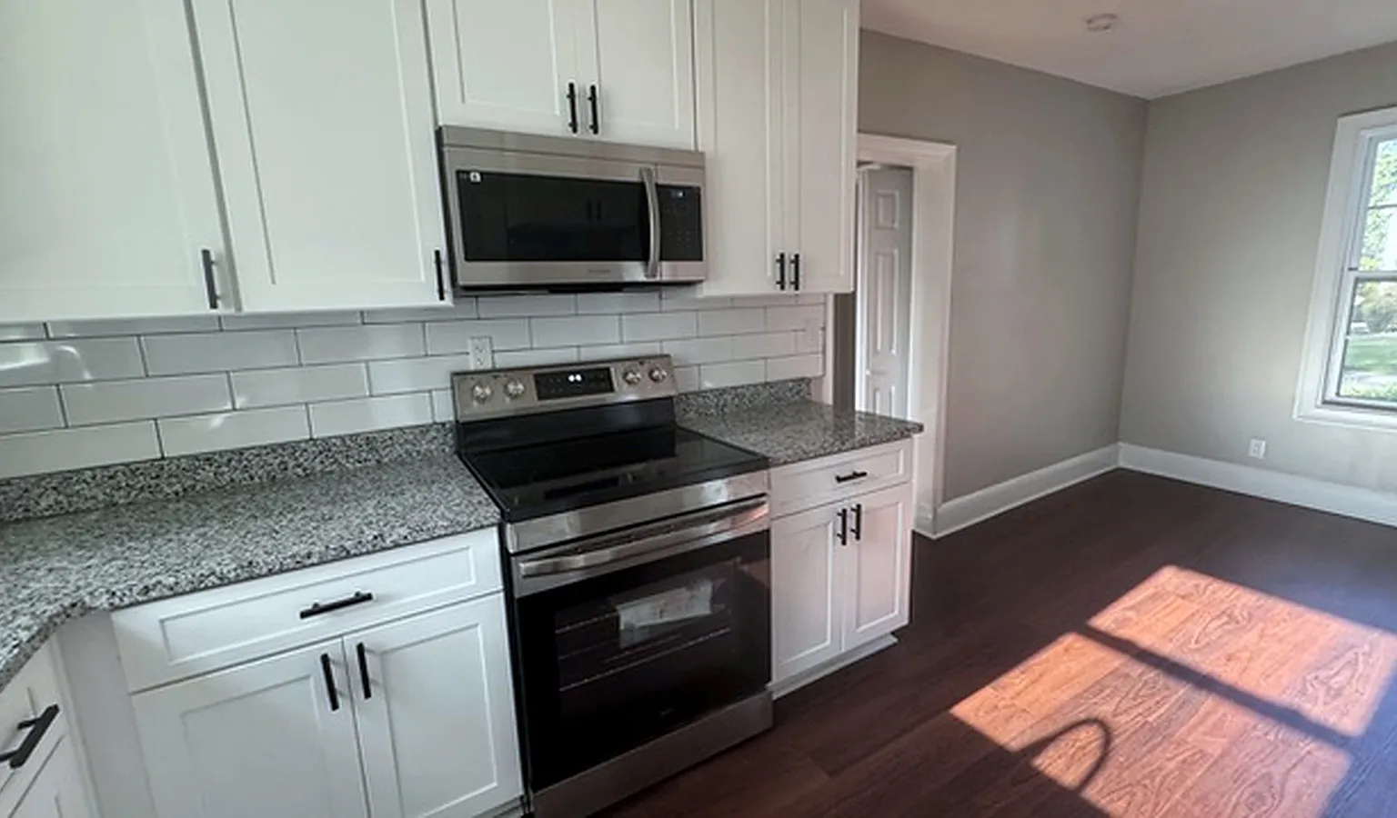 4 bed, 1395 sqft, $2,350 — Photo 2