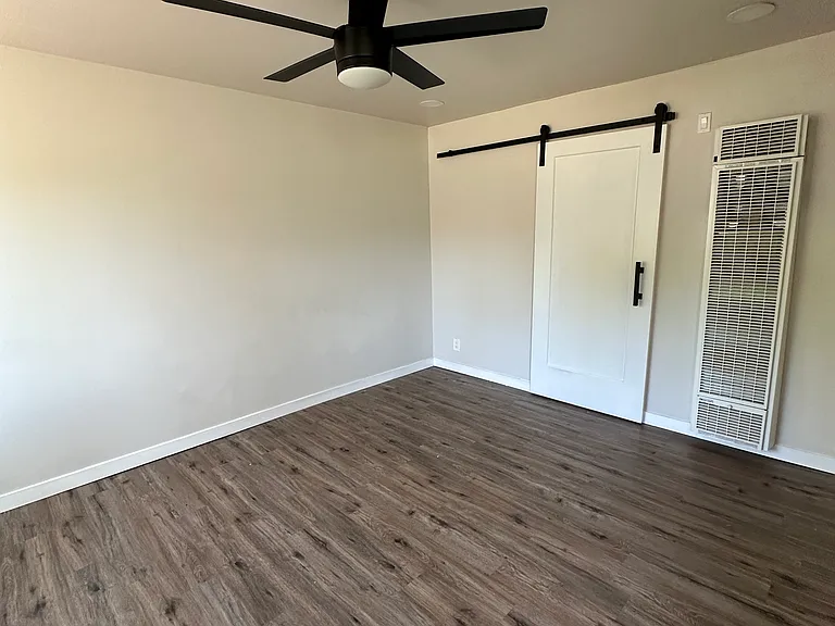 387 E Redondo Ave #387 — Photo 9