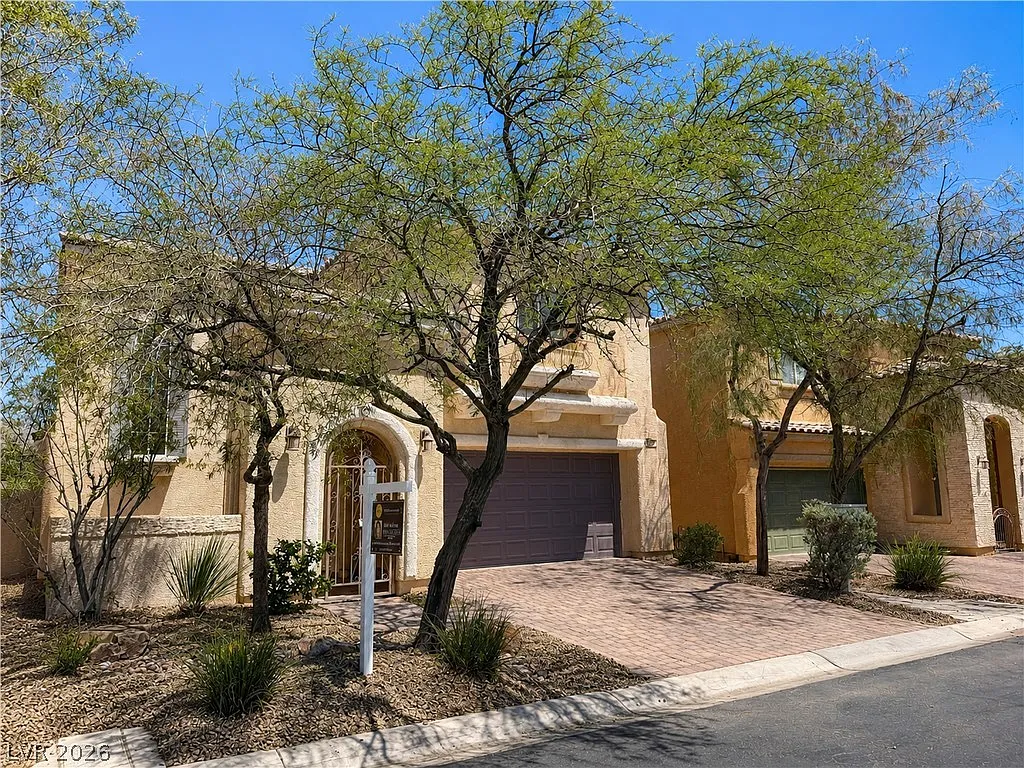 3 bed, 2.5 bath, 1920 sqft, $2,000 — Photo 3