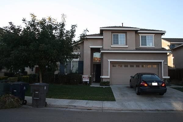 2nd image of 1137 Harris Ln