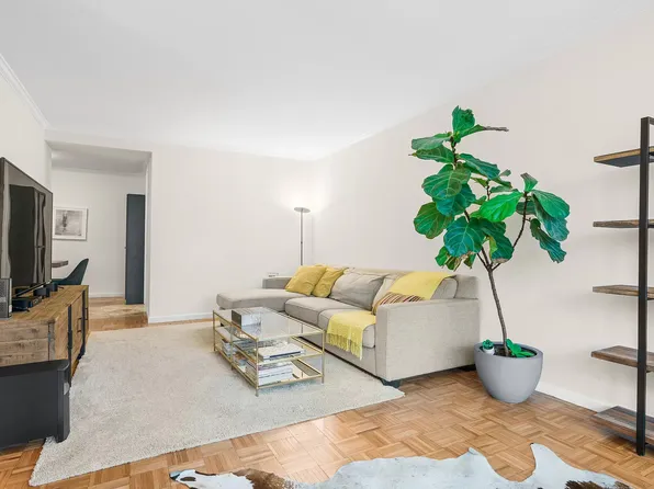 150 East 57th Street image 1 of 13