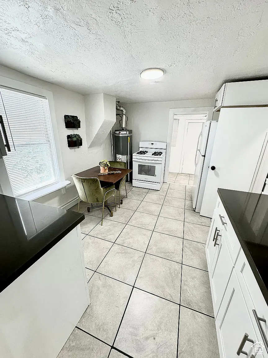 2 bed, 1.5 bath, 700 sqft, $1,350 — Photo 1