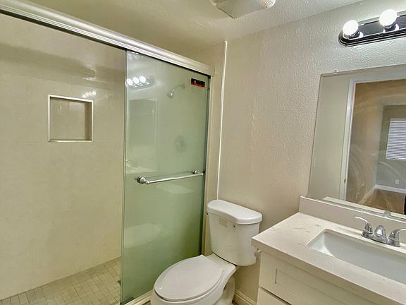 5th image of 8328 Mission Dr Unit B