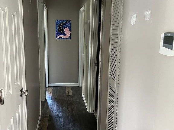 2nd image of 910 Marty Lee Ln
