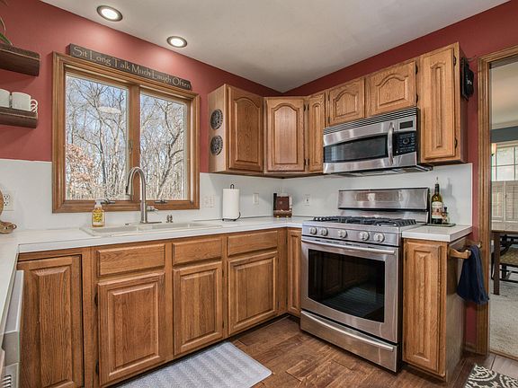 4th image of 4705 Bluegrass Dr SE