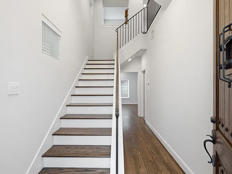 1225 Bonner St — Photo 3