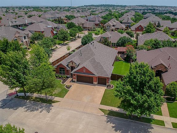 3rd image of 9740 Brewster Ln