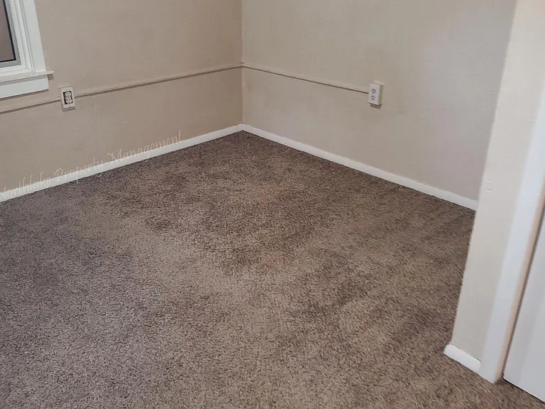 5820B Grove St — Photo 9
