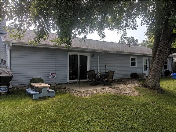 2nd image of 3001 N Lynmar Dr