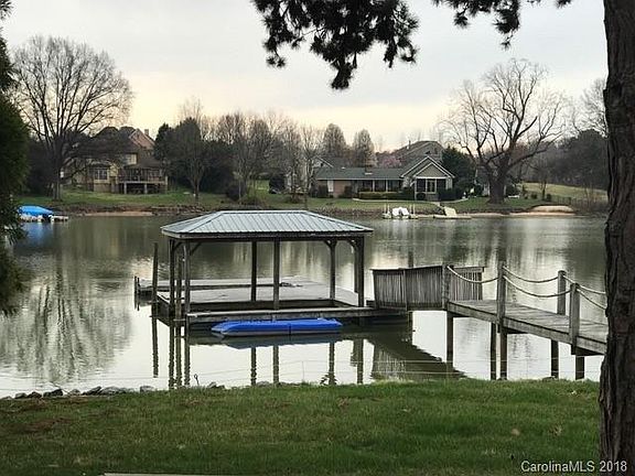 2nd image of 171 Harbor Cove Ln