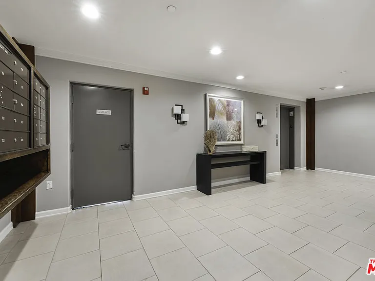 1820 Benecia Ave #402 — Photo 7