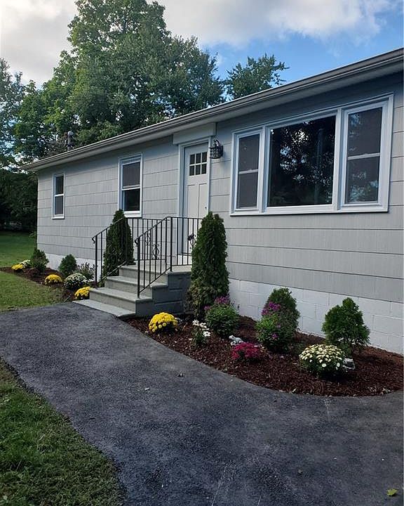 1st image of 51 Lincoln Dr