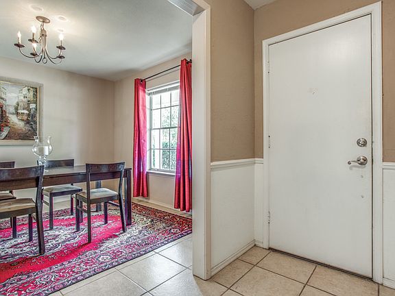 3rd image of 3502 Knight Ln