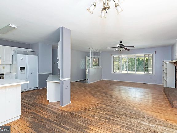 5th image of 25911 River Rd