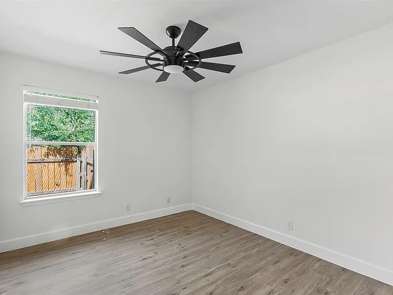 617 Barbara Way — Photo 13