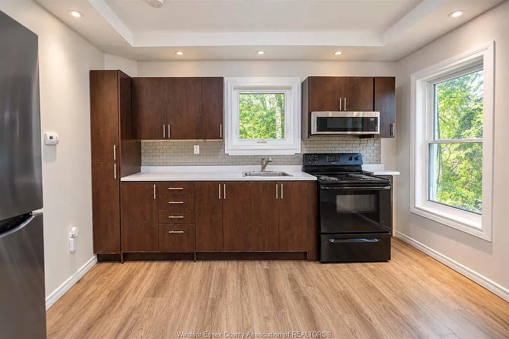 4 bed, $2,200 — Photo 3