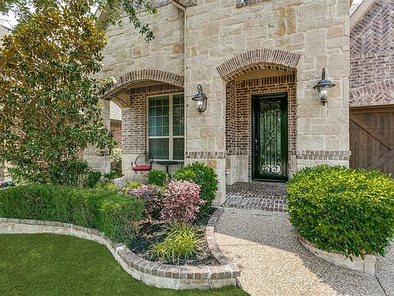 3rd image of 2847 Earl Dr