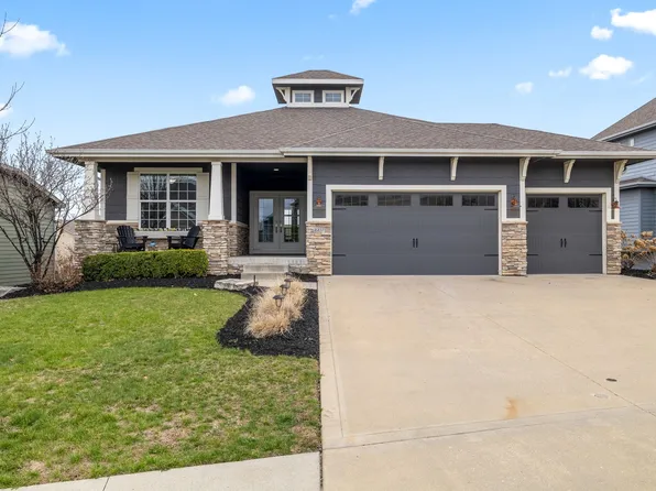 16837 Prairie Dr, Clive, IA 50325