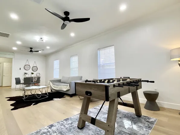 301 Tabor St, Houston, TX 77009