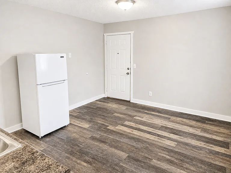Lake Ripley Apartments — Photo 7