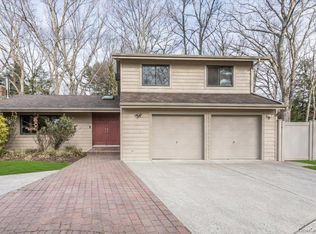 11 Jeanne Road, Lake Grove, NY 11755