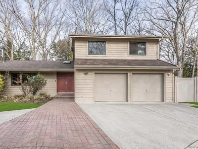 11 Jeanne Road, Lake Grove, NY, 11755