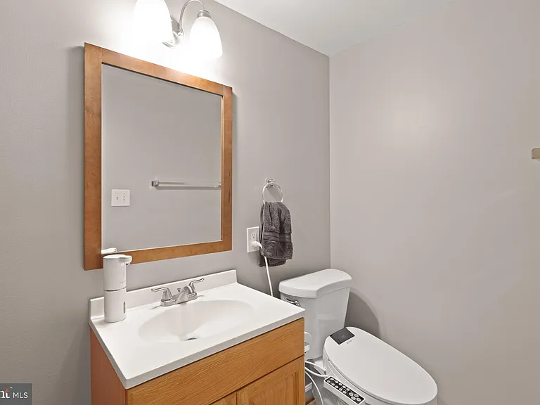 8573 Tyrolean Way — Photo 32