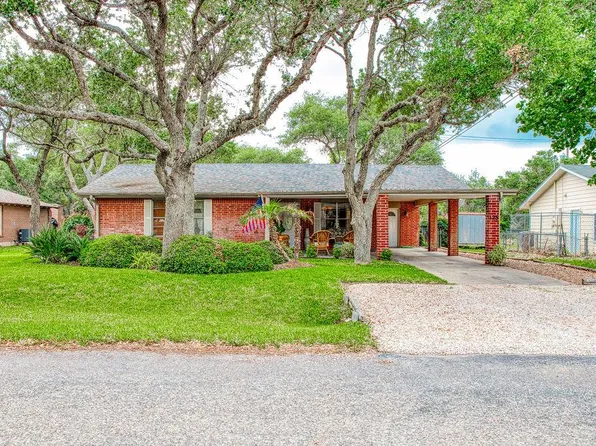125 Cenizo St, Rockport, TX 78382