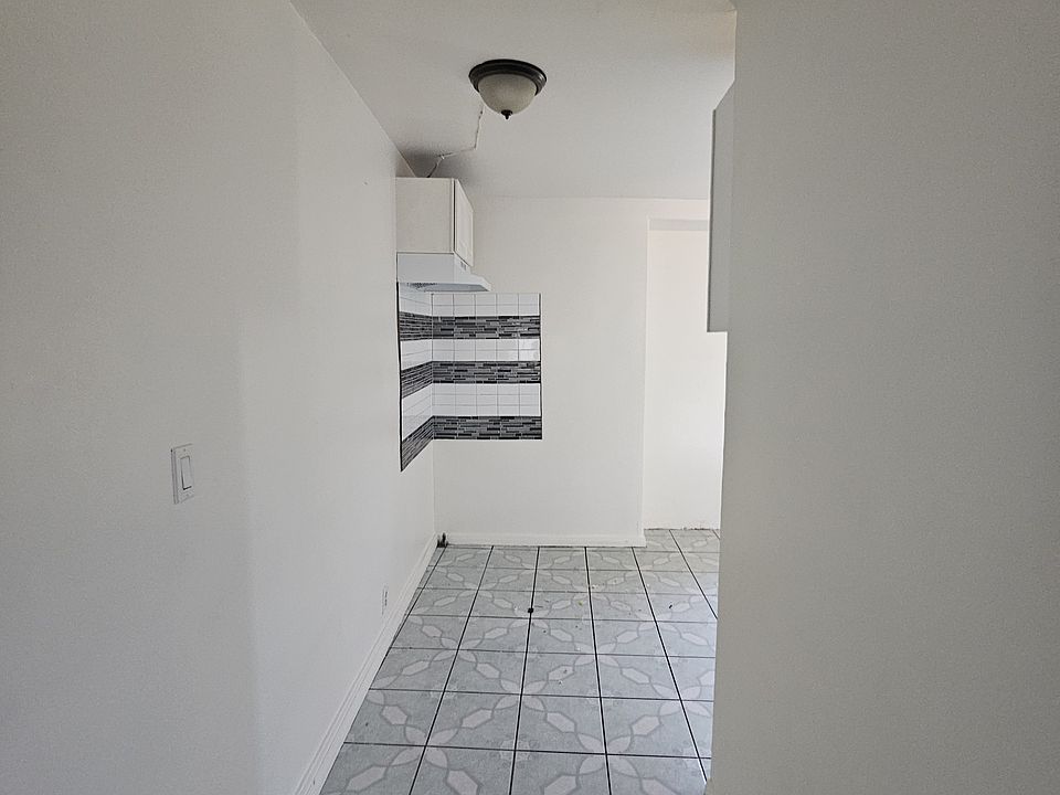 1st image of 3531 Winter St #0