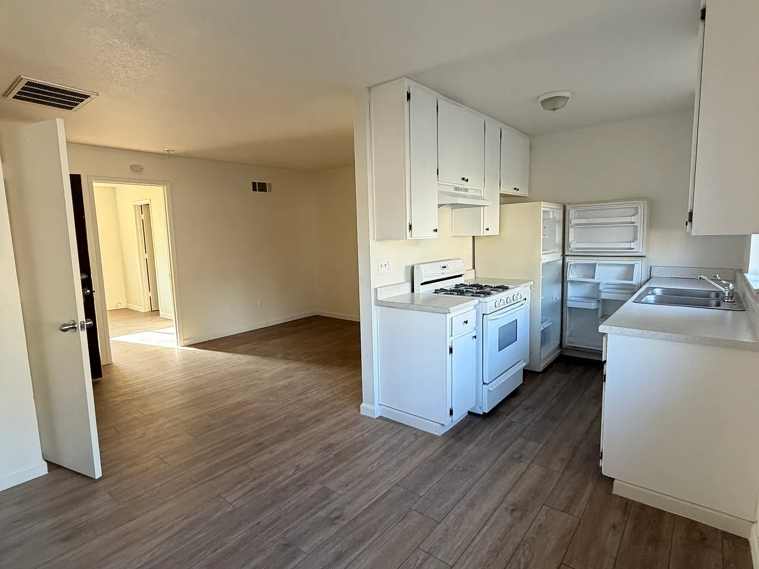 1 bed, $1,400 — Photo 2