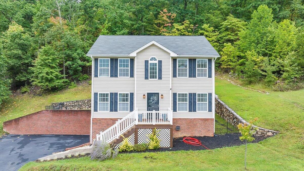 2010 Connors Run, Salem, VA 24153 Zillow