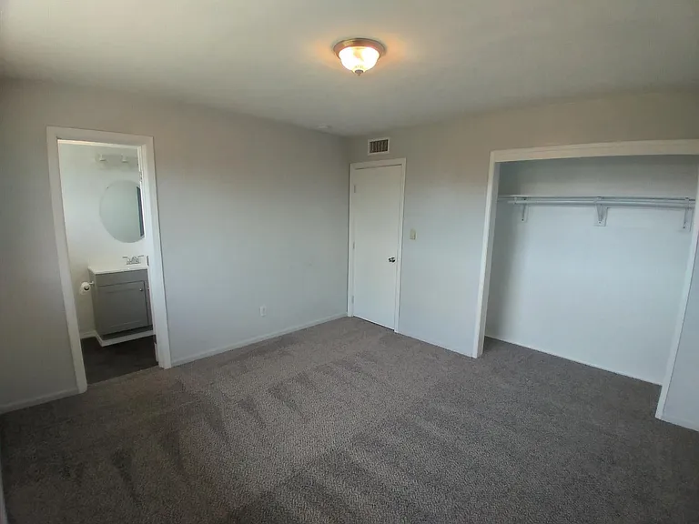 2505 Holladay Ave — Photo 6