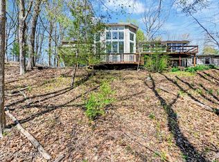 4018 Manor Dr, Stroudsburg, PA 18360