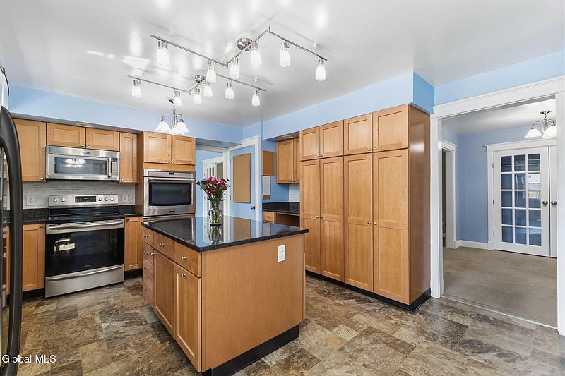 3rd image of 24 Schalren Drive