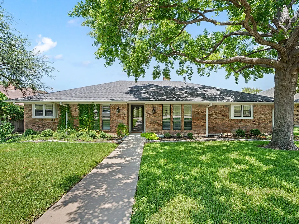 1305 Tierra Calle