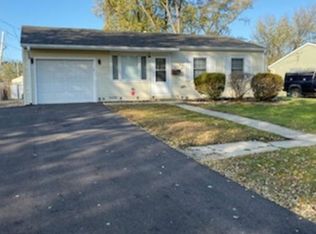 303 Robson Dr, Lockport, IL 60441